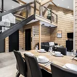 Lumikkomaeki B - Arctic Forest Retreat By Hilla *